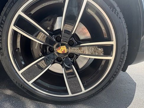 Used 2023 Porsche Cayenne AWD/4WD image 5