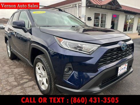 Used 2020 Toyota RAV4 XLE image 3
