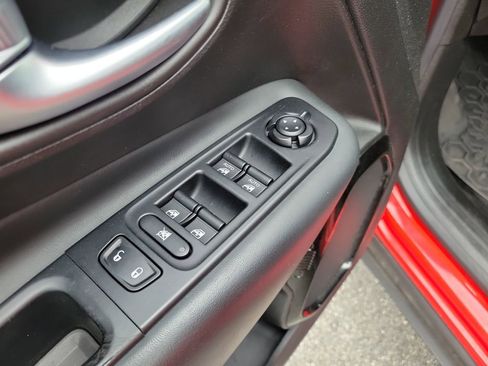 Used 2019 Jeep Renegade Altitude w/ Quick Order Package 2XM FWD image 20