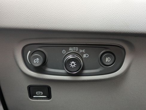 Used 2023 GMC Terrain SLT image 27