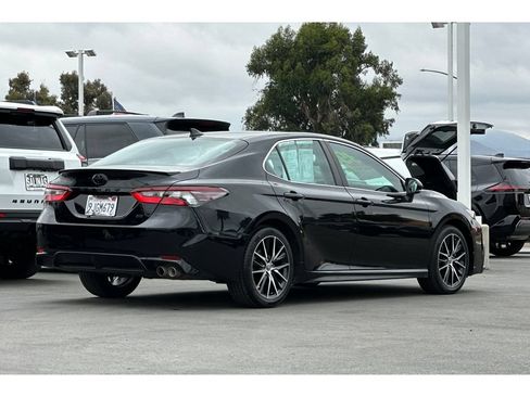 Used 2024 Toyota Camry SE w/ Blackout Package (TMS) FWD image 4