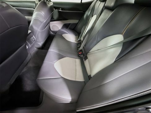 Certified 2020 Toyota Camry XLE image 29