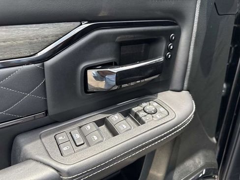 Used 2026 RAM 2500 Limited AWD/4WD image 18