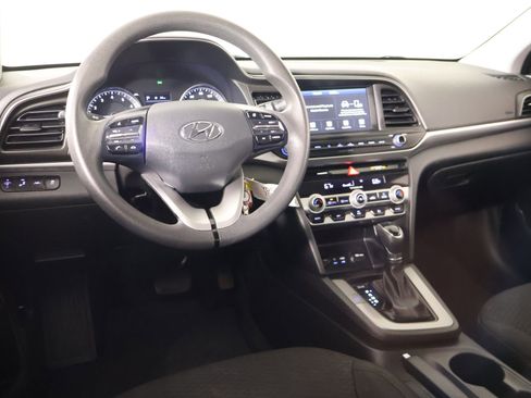 Used 2020 Hyundai Elantra SEL w/ Cargo Package (C1) FWD image 2
