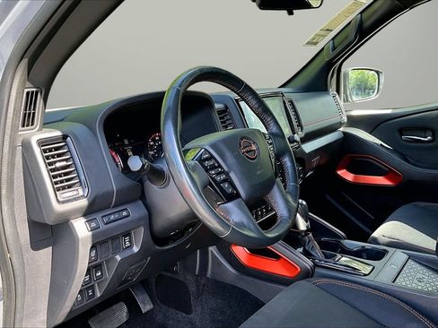 Used 2022 Nissan Frontier PRO-4X AWD/4WD image 18