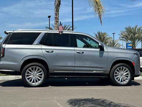 Used 2024 Cadillac Escalade Premium Luxury RWD image 3