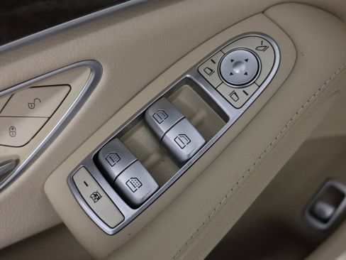 Used 2020 Mercedes-Benz S 560 4MATIC Sedan image 23