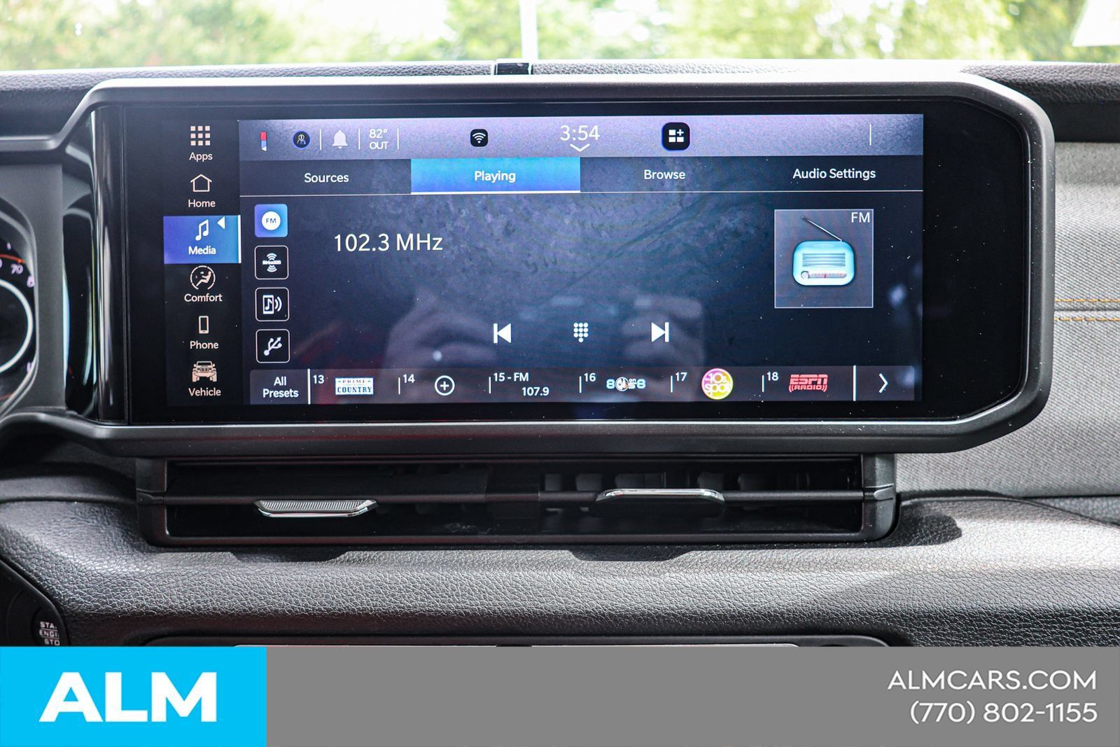 Used 2025 Jeep Wrangler Unlimited Sport AWD/4WD image 29