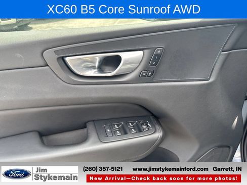 Used 2024 Volvo XC60 B5 Core w/ Protection Package Premier AWD/4WD image 17