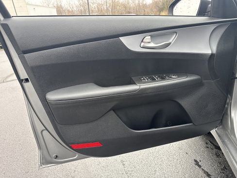 Used 2024 Kia Forte LXS w/ LXS Technology Package image 4