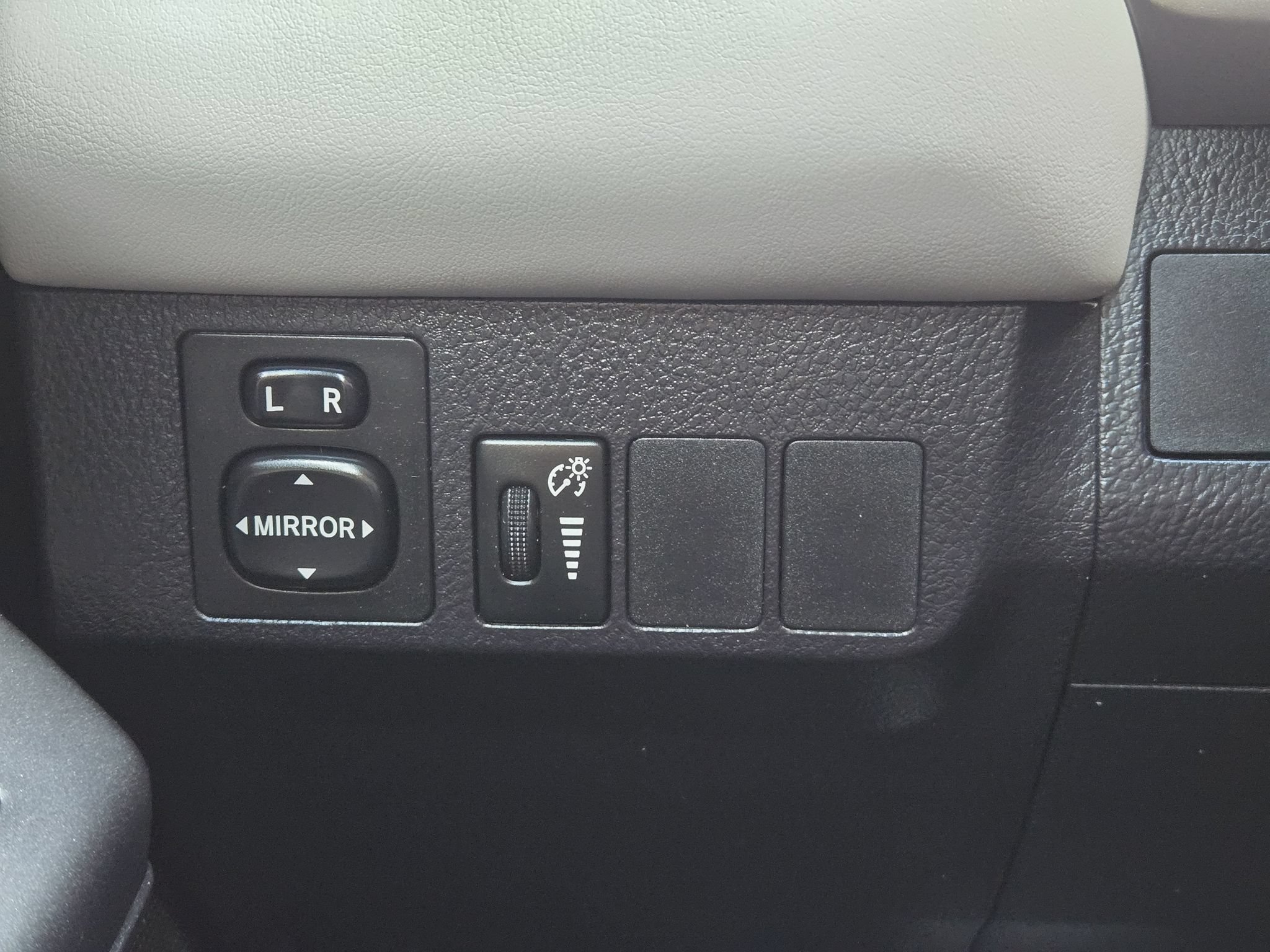 Used 2016 Toyota RAV4 XLE FWD image 21