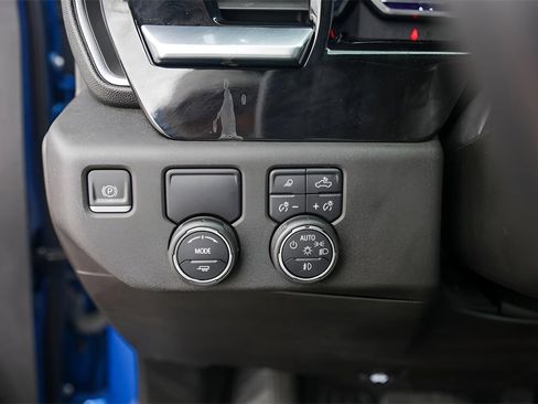 Used 2022 Chevrolet Silverado 1500 LTZ w/ LTZ Convenience Package II image 18