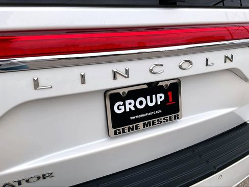 Used 2017 Lincoln Navigator Select AWD/4WD image 10