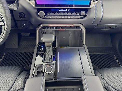 Used 2026 Toyota Sequoia Platinum image 36