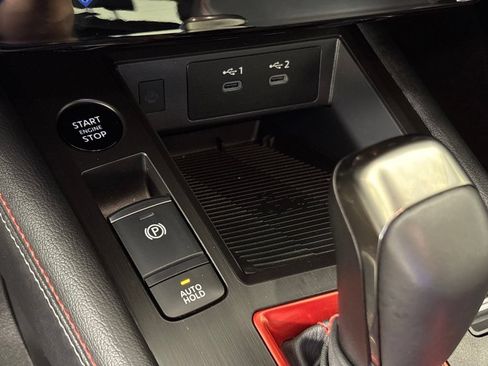 Certified 2025 Nissan Kicks SR FWD image 38
