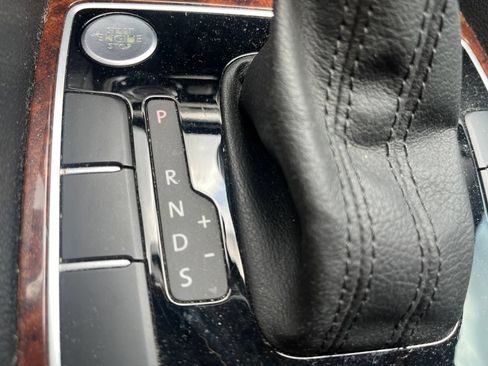 Used 2012 Volkswagen Passat TDI SEL Premium FWD image 18