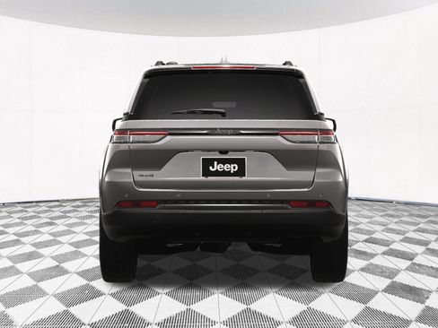 New 2025 Jeep Grand Cherokee Altitude image 15