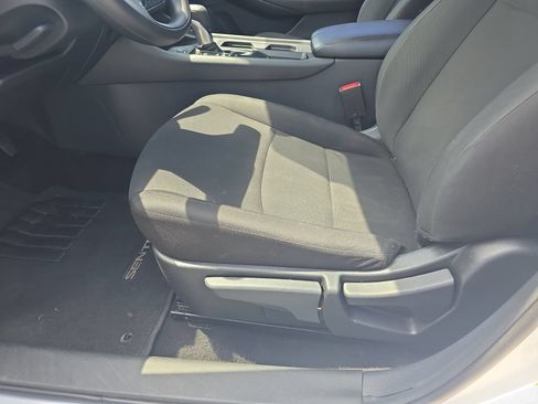 Used 2025 Nissan Sentra S FWD image 26