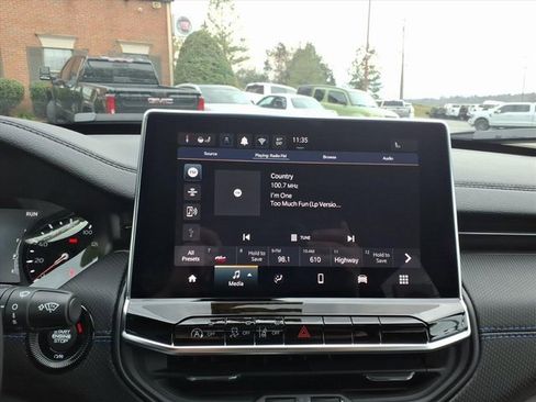 New 2026 Jeep Compass Latitude image 14