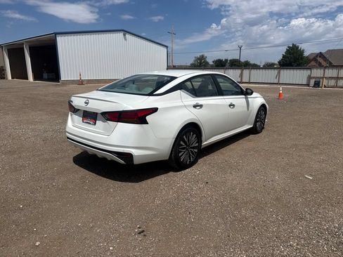 Used 2025 Nissan Altima 2.5 SV FWD image 6