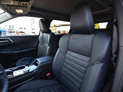 New 2026 Mitsubishi Outlander SE image 22