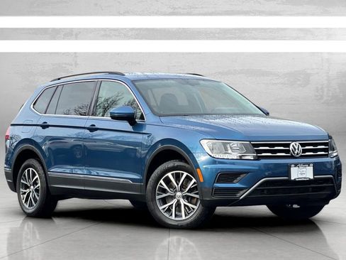 Used 2020 Volkswagen Tiguan SE w/ 3rd Row Seat Package image 2