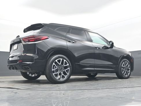 Used 2025 Chevrolet Blazer RS FWD image 31