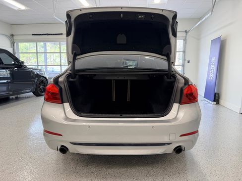 Used 2019 BMW 530i w/ Premium Package image 27