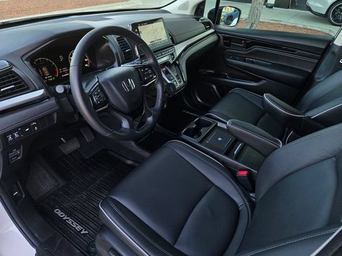 Used 2025 Honda Odyssey Touring image 9