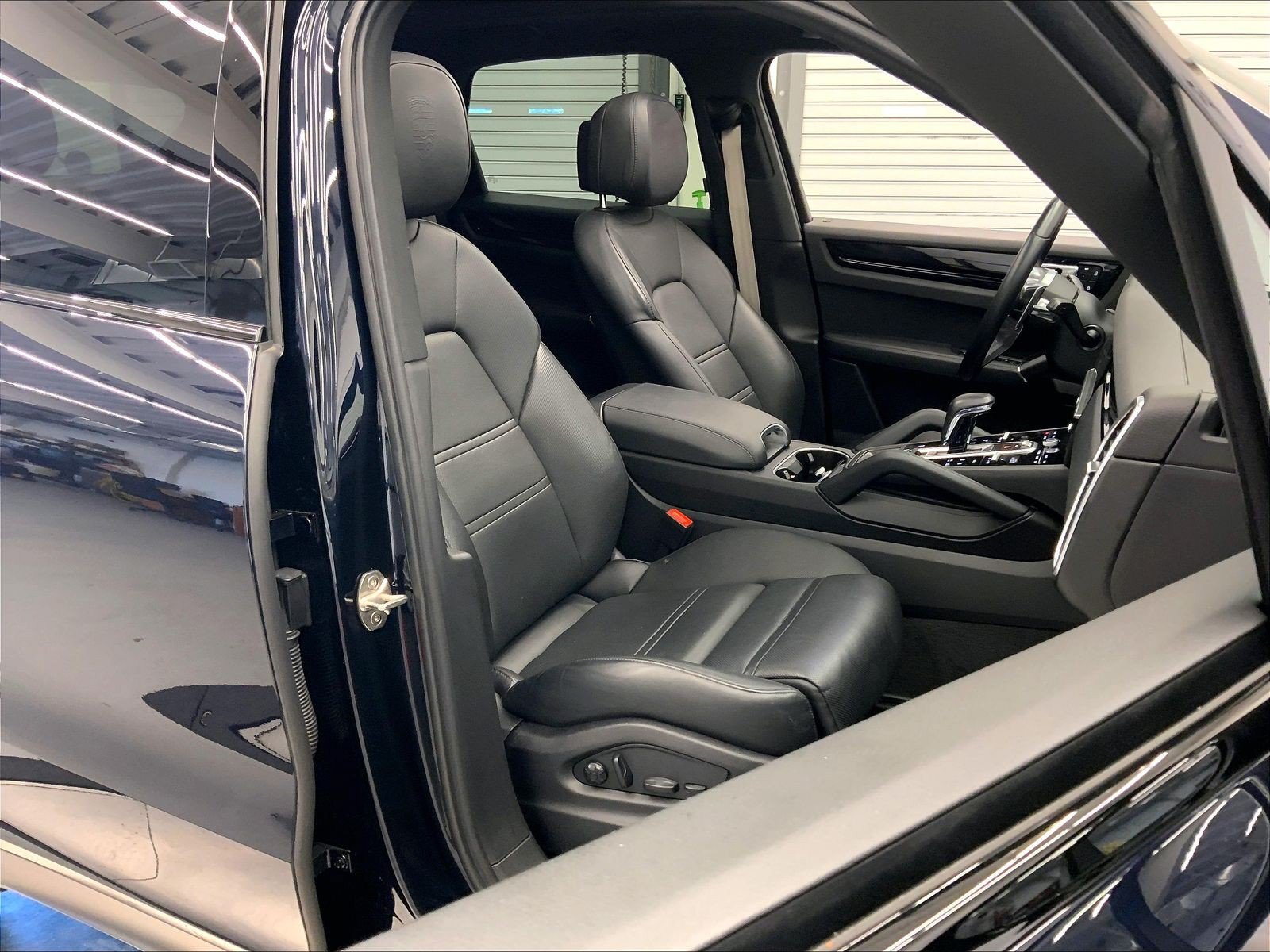 Certified 2023 Porsche Cayenne Platinum Edition AWD/4WD image 19