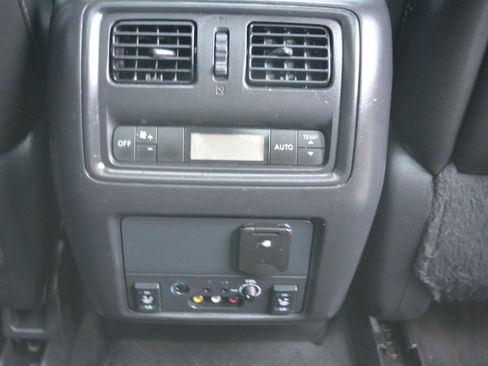 Used 2014 Nissan Pathfinder Platinum image 20