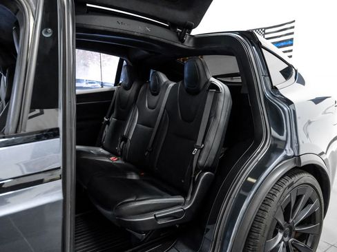 Used 2022 Tesla Model X image 34