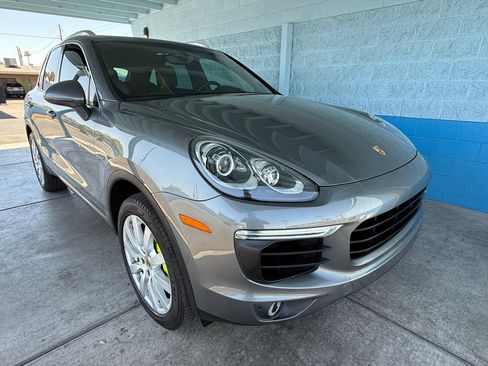 Used 2016 Porsche Cayenne S AWD/4WD image 1