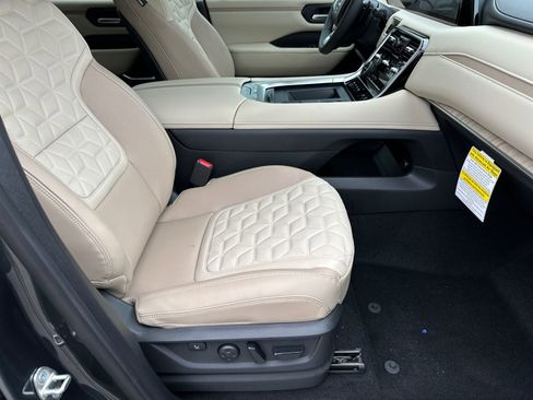 New 2026 Nissan Armada Platinum Reserve image 13