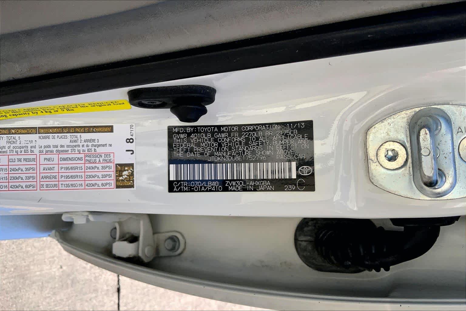 Used 2014 Toyota Prius Four w/ Solar Roof Package FWD image 33