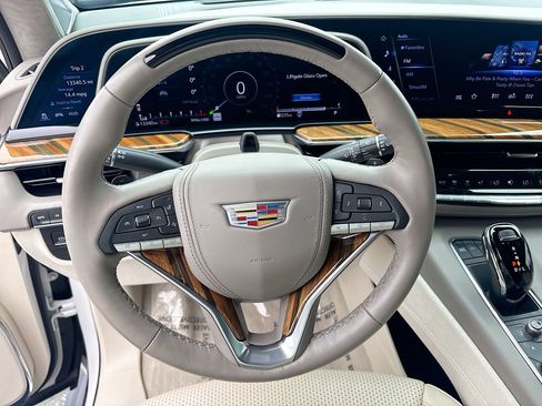 Used 2023 Cadillac Escalade ESV Sport Platinum w/ LPO, ONYX Package image 41