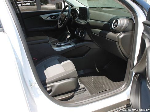 Used 2023 Chevrolet Blazer LT AWD/4WD image 21