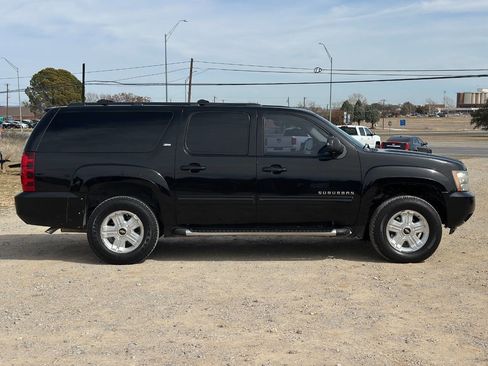 Used 2009 Chevrolet Suburban LT w/ Luxury Package image 7