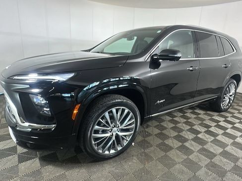Used 2025 Buick Enclave Avenir w/ Trailering Package, 5000 lbs. FWD image 7