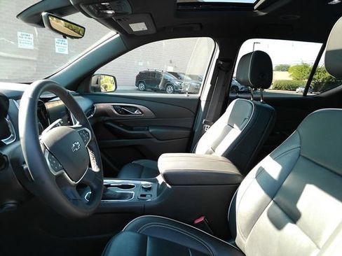 Used 2023 Chevrolet Traverse Premier w/ Redline Edition AWD/4WD image 10