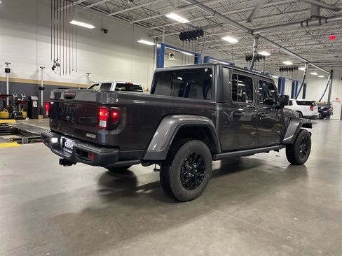 Used 2023 Jeep Gladiator Sport S image 8