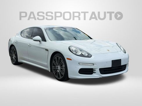 Used 2015 Porsche Panamera RWD image 6