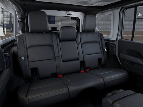 New 2026 Jeep Wrangler Unlimited Sahara AWD/4WD image 15