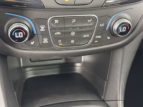 Used 2023 Chevrolet Equinox RS w/ RS Leather Package AWD/4WD image 23