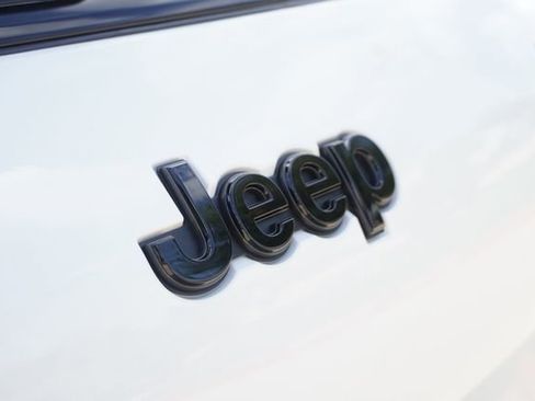 New 2025 Jeep Grand Cherokee L Limited w/ Luxury Tech Group II RWD image 10