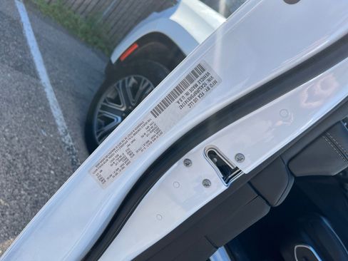 Used 2024 Jeep Wagoneer L Series II image 25