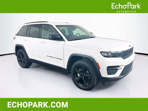 Used 2023 Jeep Grand Cherokee Altitude AWD/4WD image 1