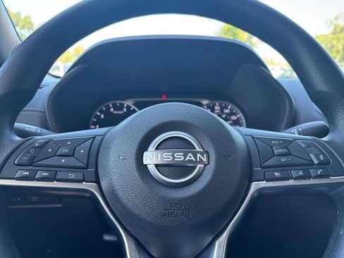 Used 2025 Nissan Sentra SV FWD image 28