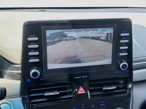 Used 2020 Hyundai Ioniq SE FWD image 14