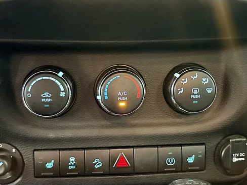 Used 2013 Jeep Wrangler Unlimited Sahara w/ Connectivity Group AWD/4WD image 14